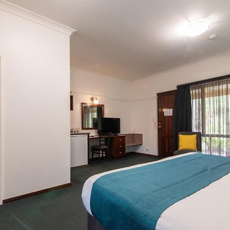 สเตย์ มาร์กาเร็ต ริเวอร์ Hotel Margaret River ภายนอก รูปภาพ