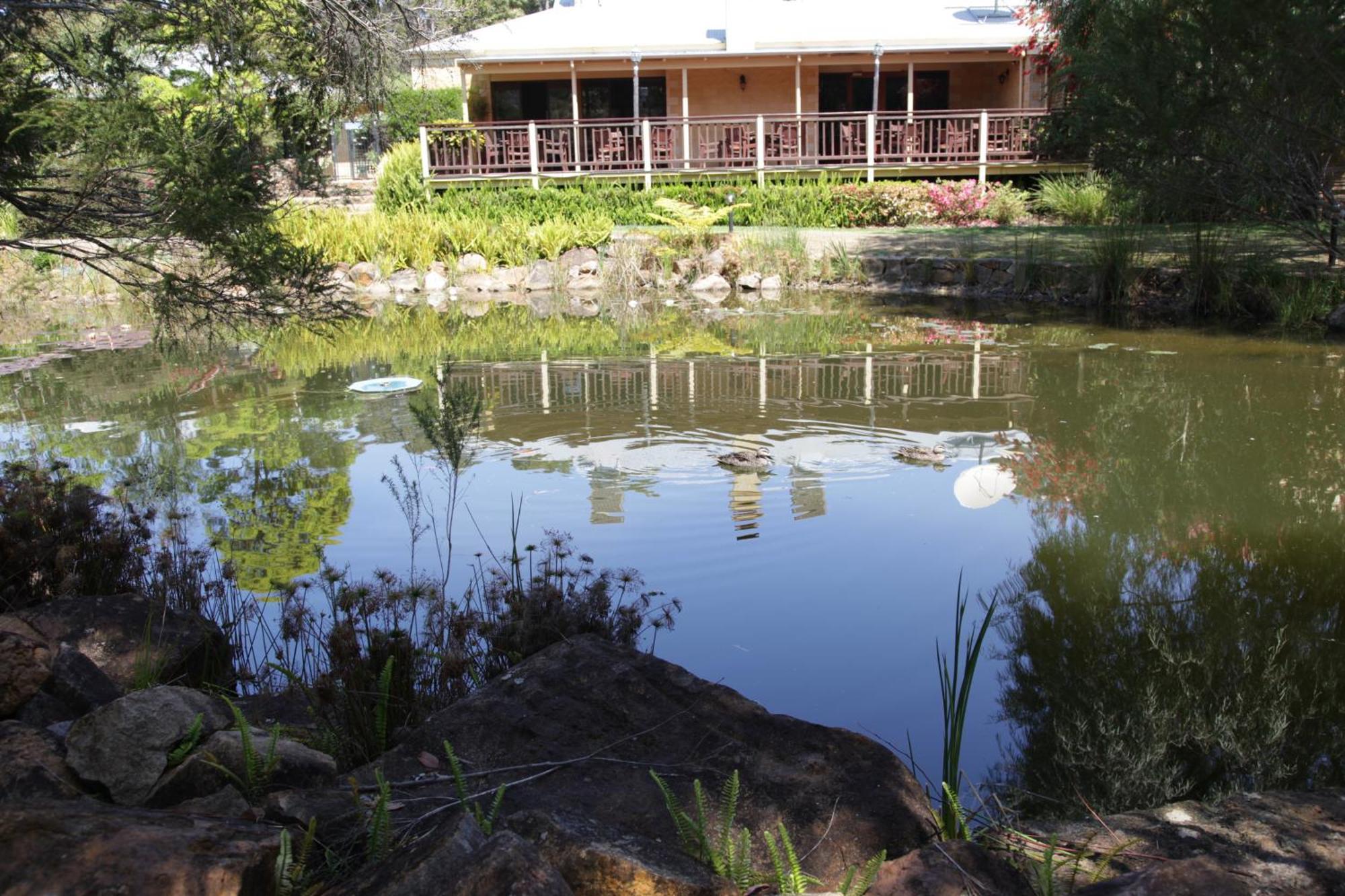 สเตย์ มาร์กาเร็ต ริเวอร์ Hotel Margaret River ภายนอก รูปภาพ