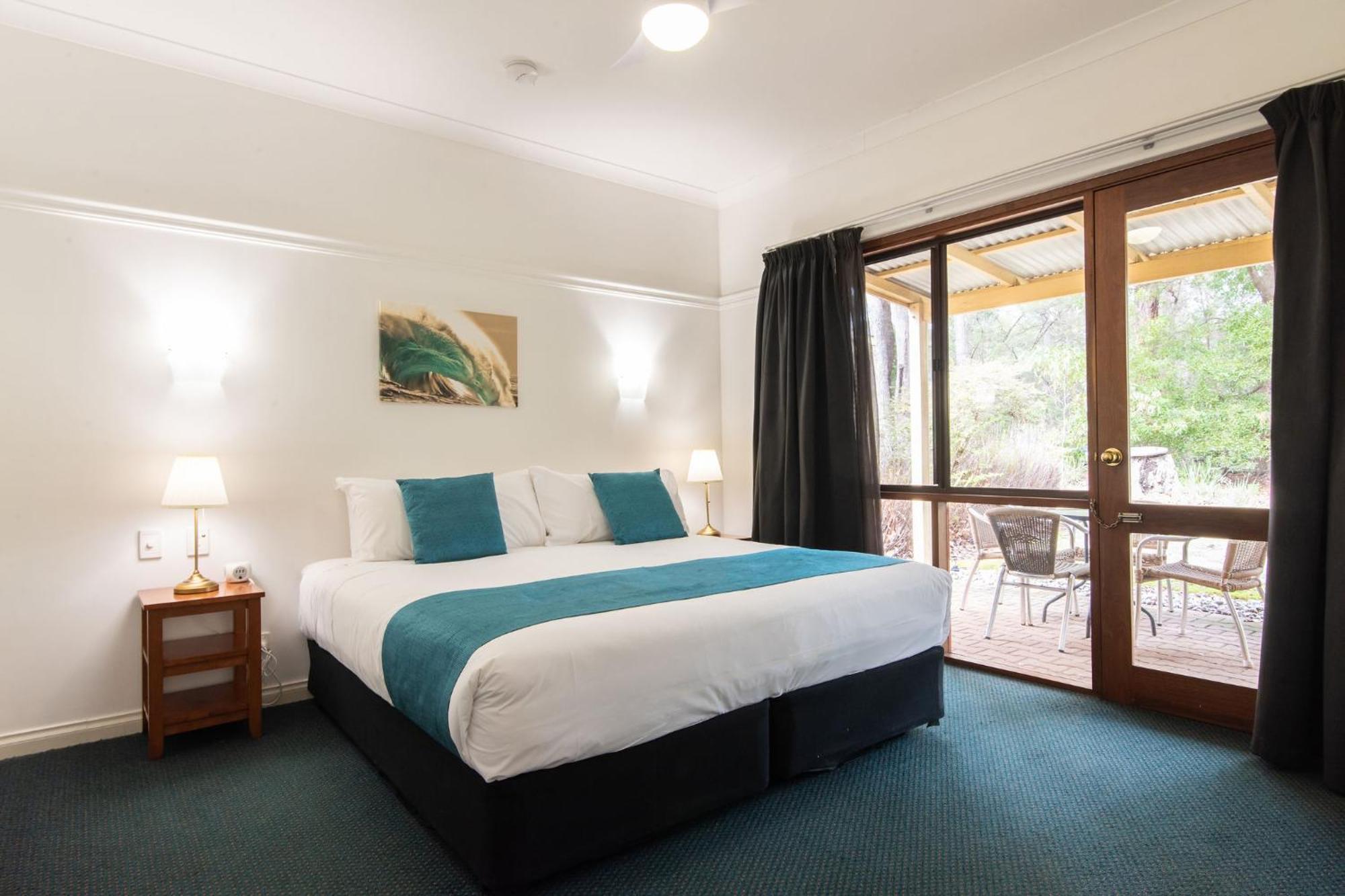 สเตย์ มาร์กาเร็ต ริเวอร์ Hotel Margaret River ภายนอก รูปภาพ