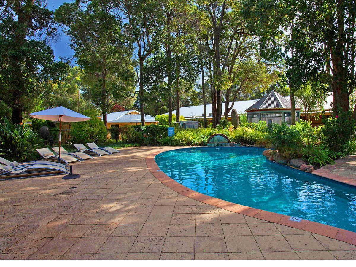 สเตย์ มาร์กาเร็ต ริเวอร์ Hotel Margaret River ภายนอก รูปภาพ