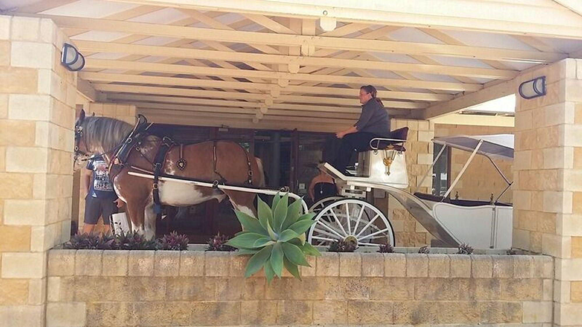 สเตย์ มาร์กาเร็ต ริเวอร์ Hotel Margaret River ภายนอก รูปภาพ