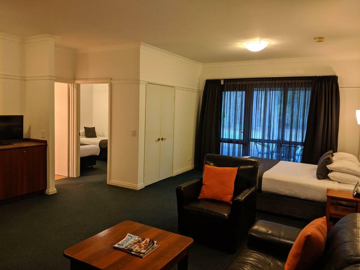 สเตย์ มาร์กาเร็ต ริเวอร์ Hotel Margaret River ภายนอก รูปภาพ