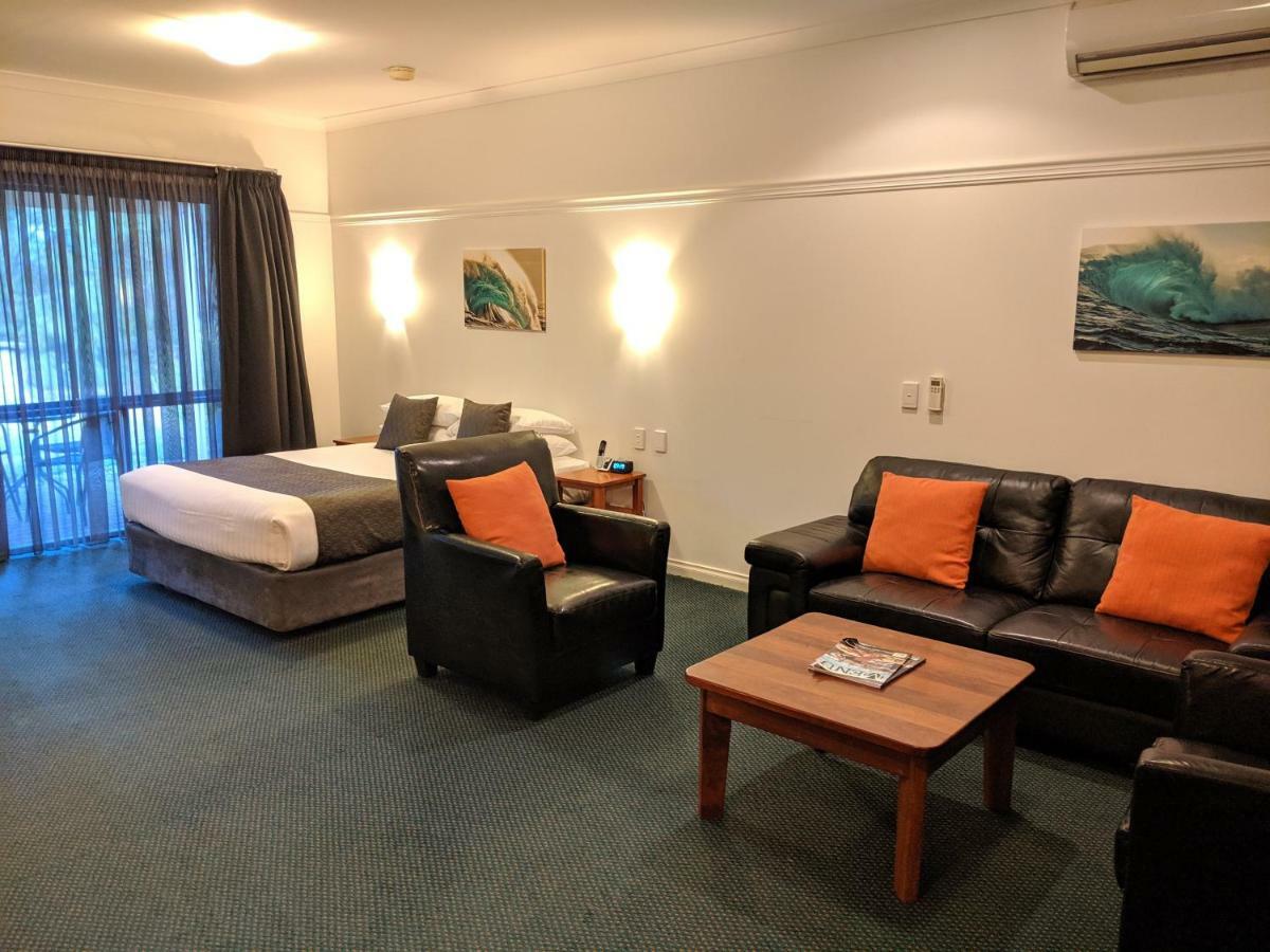 สเตย์ มาร์กาเร็ต ริเวอร์ Hotel Margaret River ภายนอก รูปภาพ