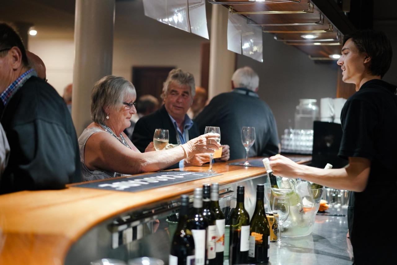 สเตย์ มาร์กาเร็ต ริเวอร์ Hotel Margaret River ภายนอก รูปภาพ