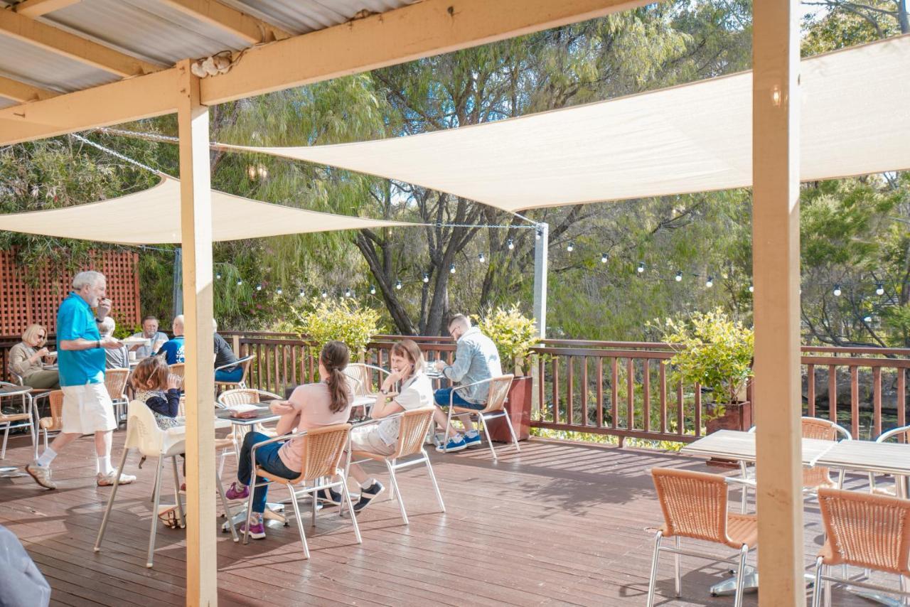 สเตย์ มาร์กาเร็ต ริเวอร์ Hotel Margaret River ภายนอก รูปภาพ